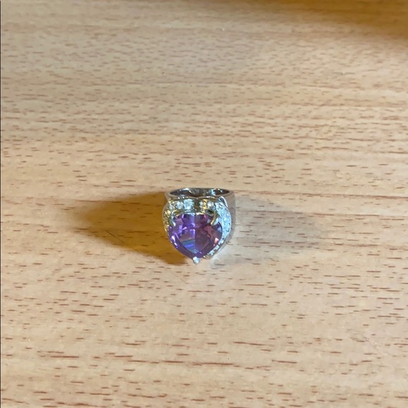 Ring - Picture 1 of 2